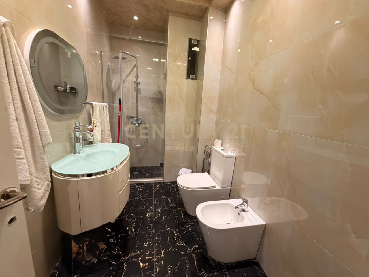 2+1 apartment for sale at Golden Park 3, opposite the American Hospital!