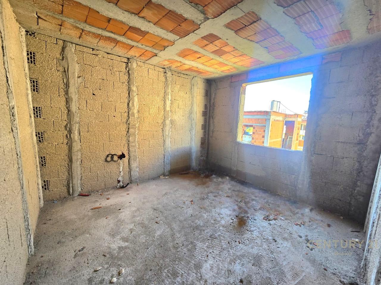 SAUK (PRANE SENATORIUMIT) SHESIM APARTAMENT 2+1+2 POSTE PARKIMI 15.600.000 ALL