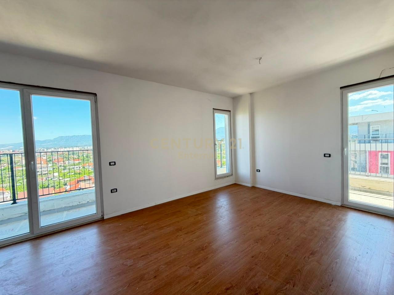 Apartament 2+1 per shitje tek Univers City!