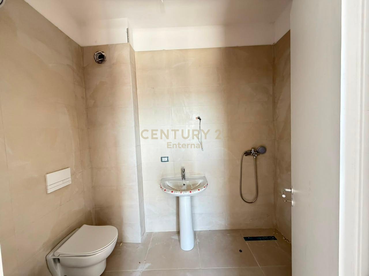 Apartament 2+1 per shitje tek Univers City!