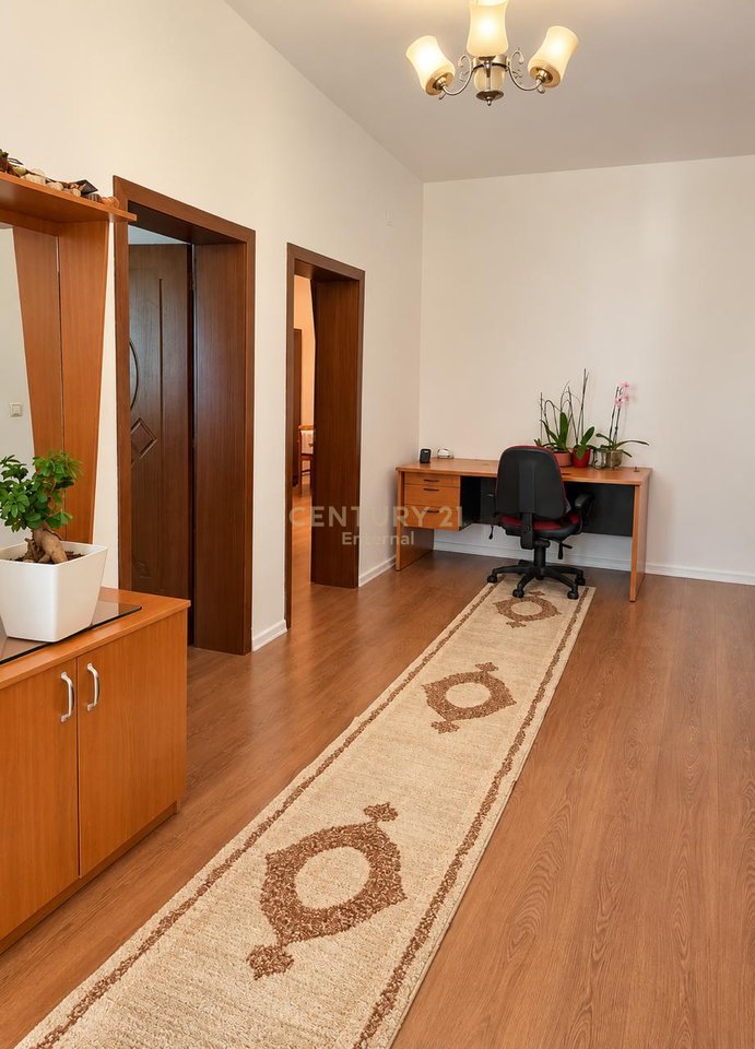 2+1 Apartment for Rent – Komuna e Parisit