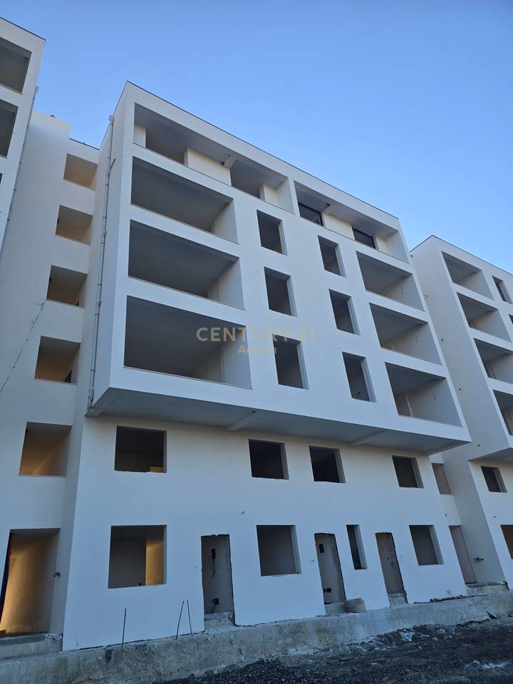 ‼️OKAZION ➖ 1’900 💶/M2‼️
🏡 SHESIM, SUPER APARTAMENT 1️⃣➕1️⃣, PORTO LALZI (HAMALLAJ)‼️
