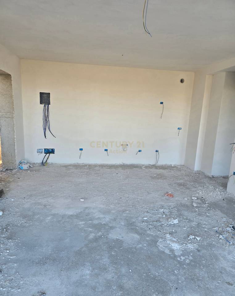 ‼️OKAZION ➖ 1’900 💶/M2‼️
🏡 SHESIM, SUPER APARTAMENT 1️⃣➕1️⃣, PORTO LALZI (HAMALLAJ)‼️