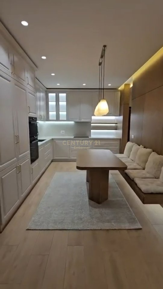 3+2 Apartment for Rent on Rruga e Kosovarëve