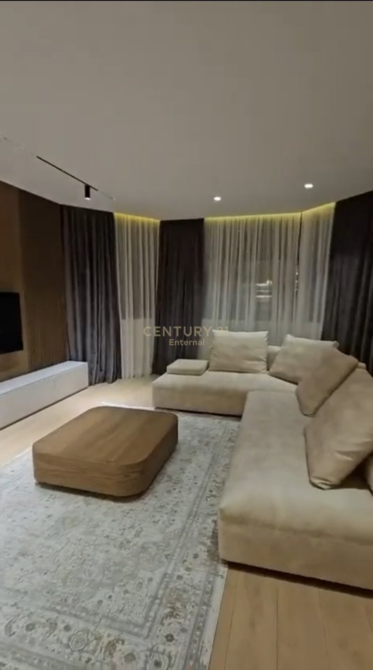 3+2 Apartment for Rent on Rruga e Kosovarëve