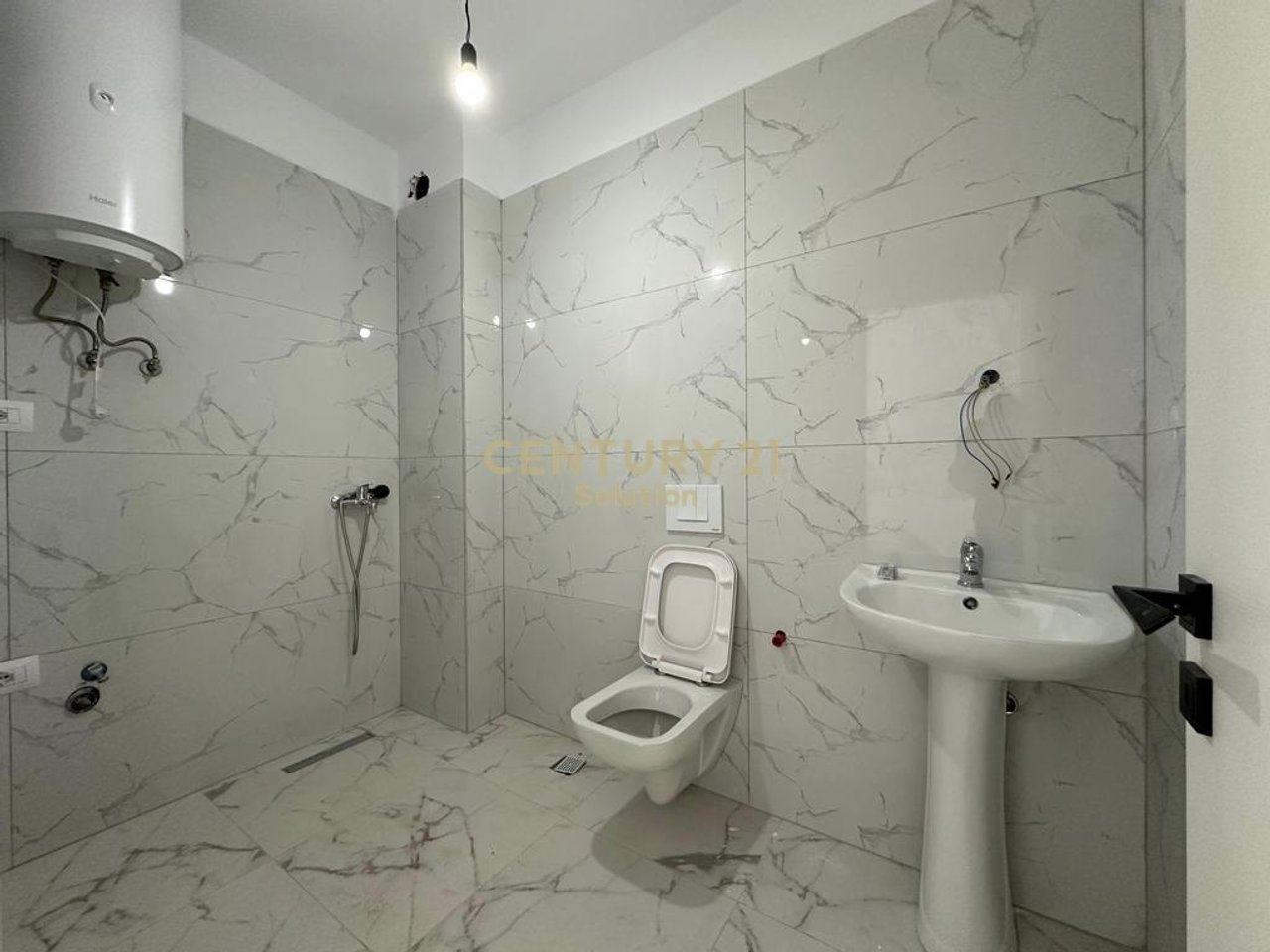 APARTAMENT 2+1 PER SHITJE NE GOLEM !