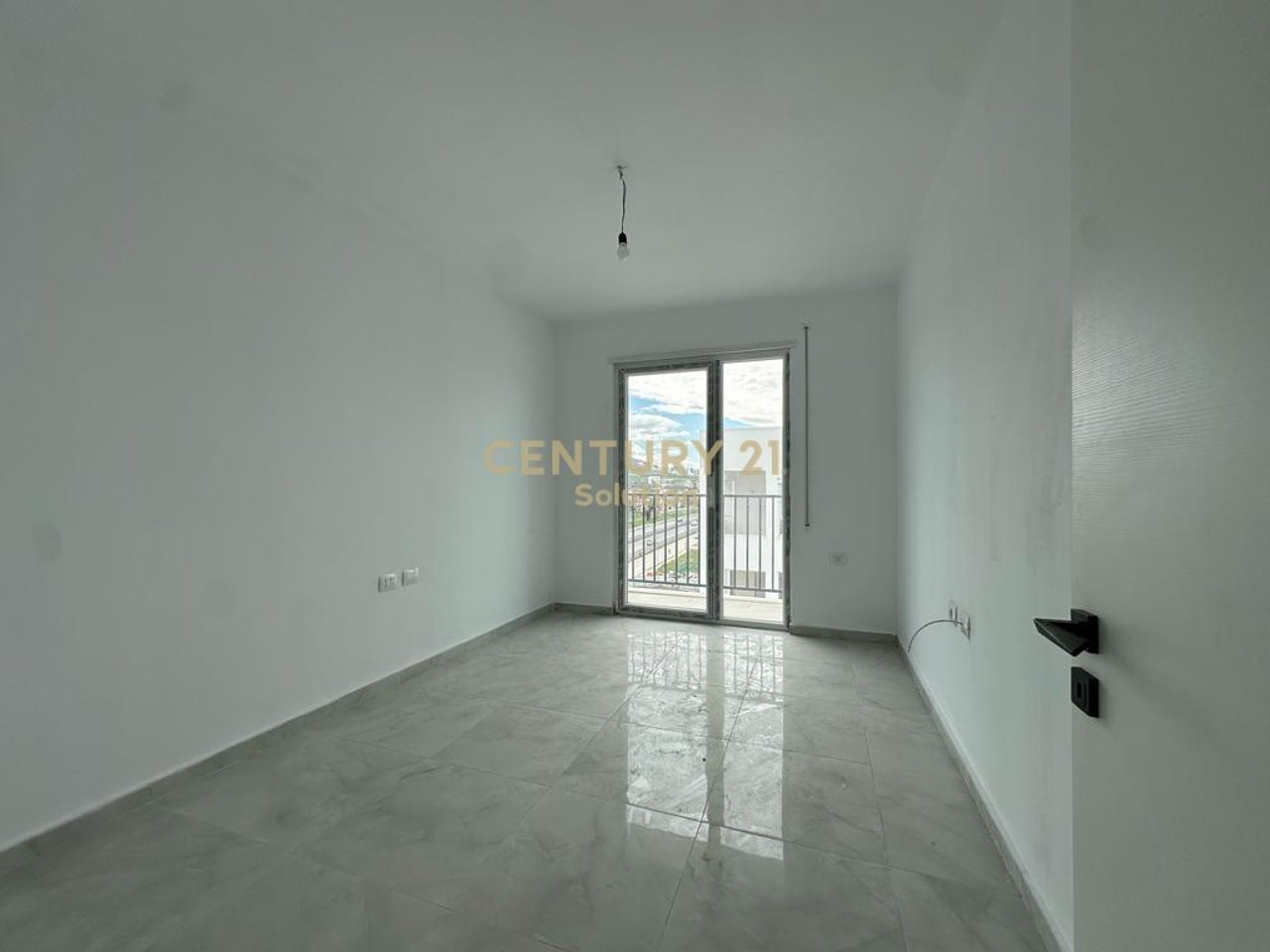 APARTAMENT 2+1 PER SHITJE NE GOLEM !