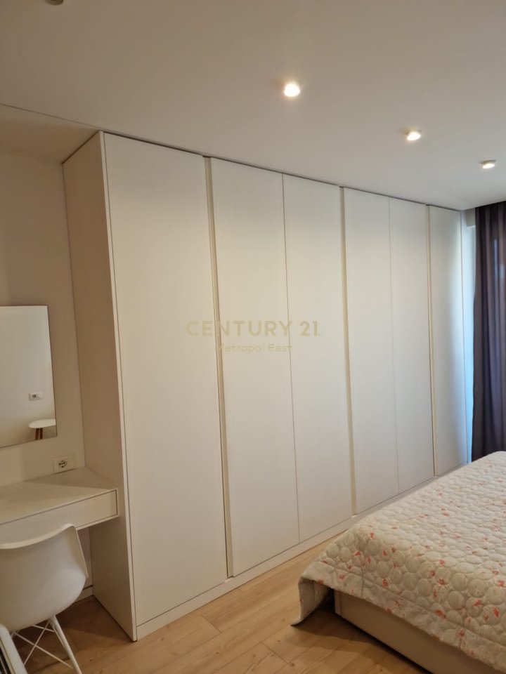 Apartment 2+1+2 and parking space for rent, near Air Albania Stadium.