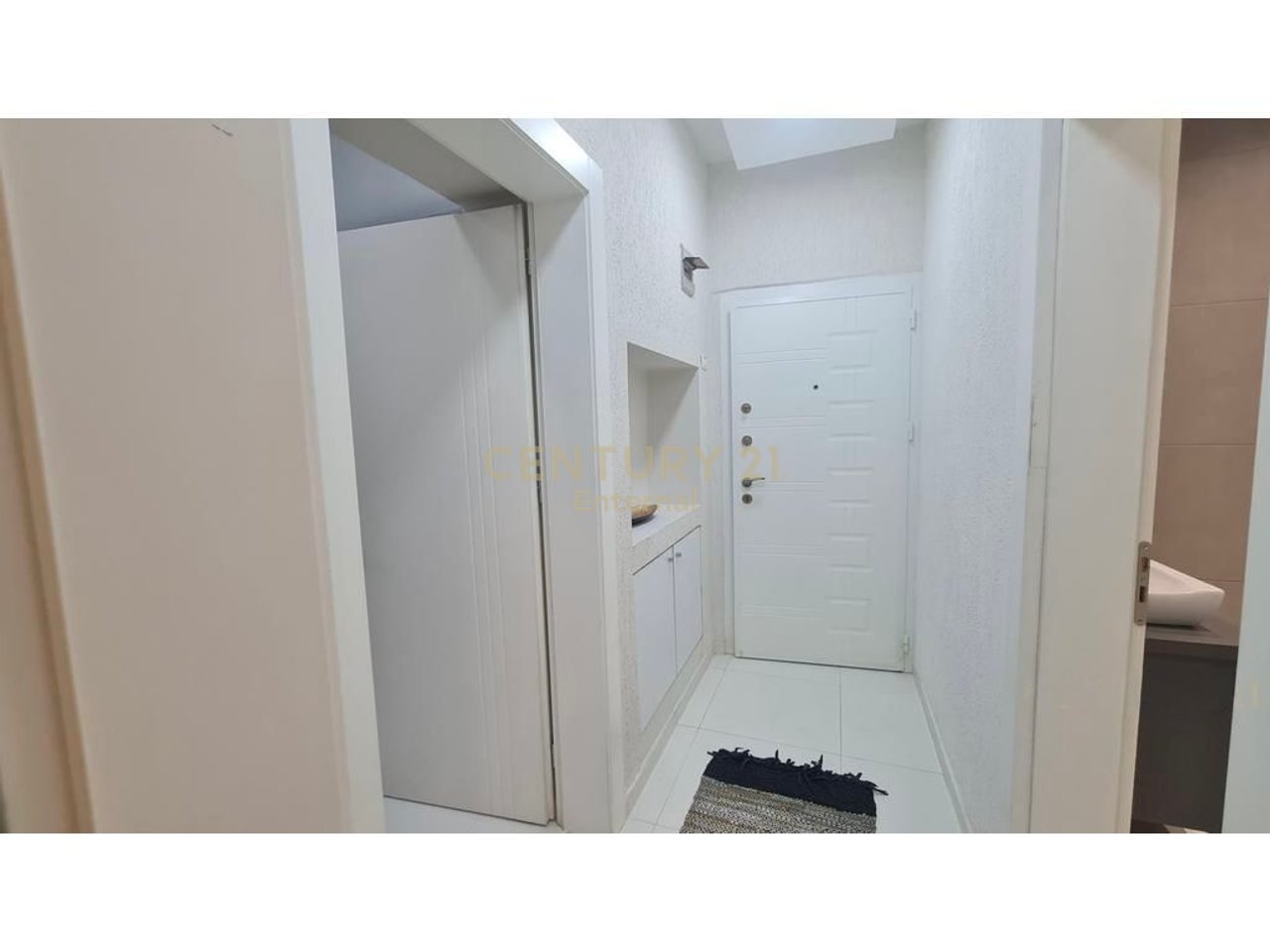 Apartament 1+1 per qera te pallatet Agimi