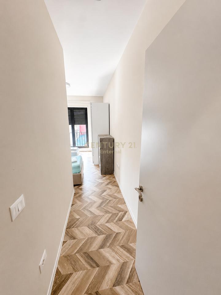 Pazari I Ri - For Rent 3+1+2 Luxury Invested In Detail + 🅿️ Included In Price Near Red School