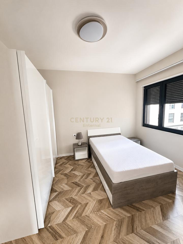 Pazari I Ri - For Rent 3+1+2 Luxury Invested In Detail + 🅿️ Included In Price Near Red School