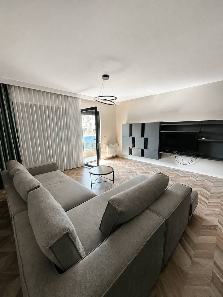 Pazari I Ri - For Rent 3+1+2 Luxury Invested In Detail + 🅿️ Included In Price Near Red School