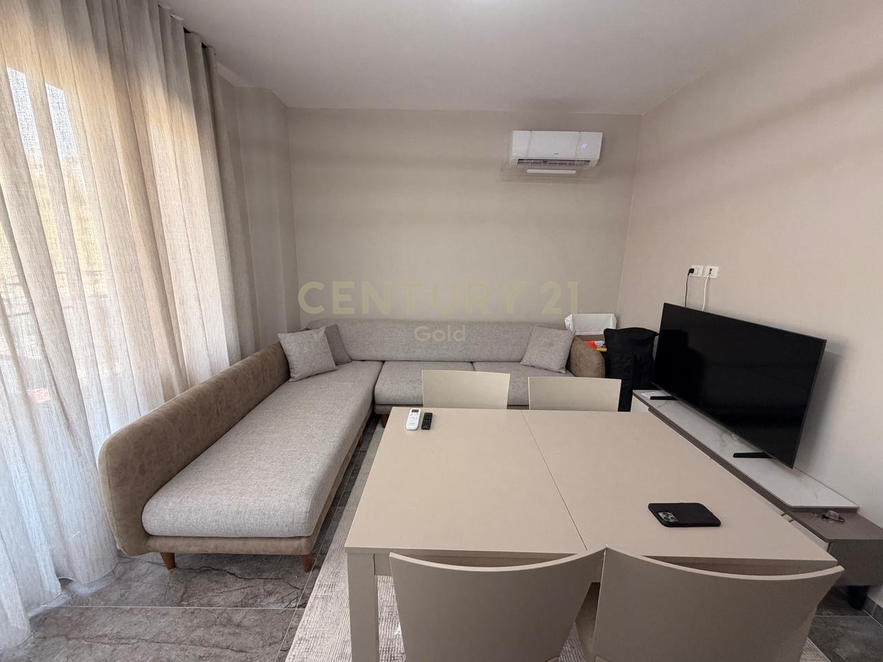 Apartment 1+1 for sale in Rradhimë, First line!