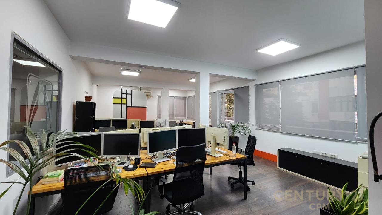 5-storey building for office rent, Pjeter Bogdani Street, Tirana - 1,500,000 ALL | 900 m²