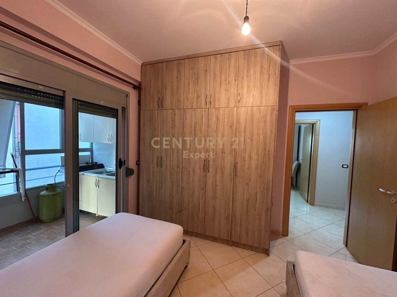 2+1 APARTMENT FOR RENT NEAR THE MUSIC SCHOOL