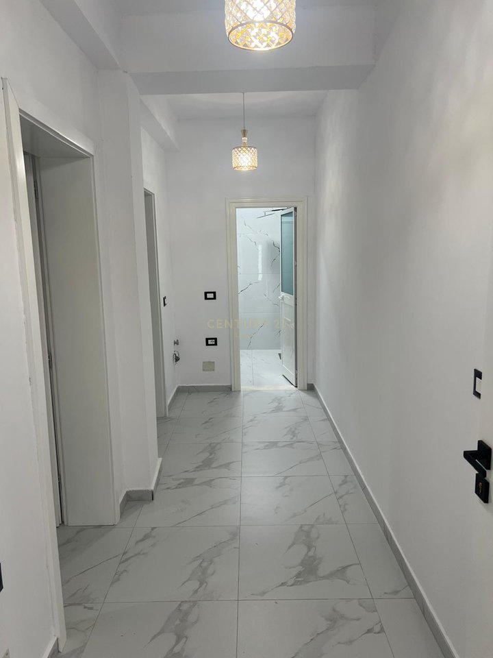 Jepet apartament 1+1 me qira ne nje kat Vile
