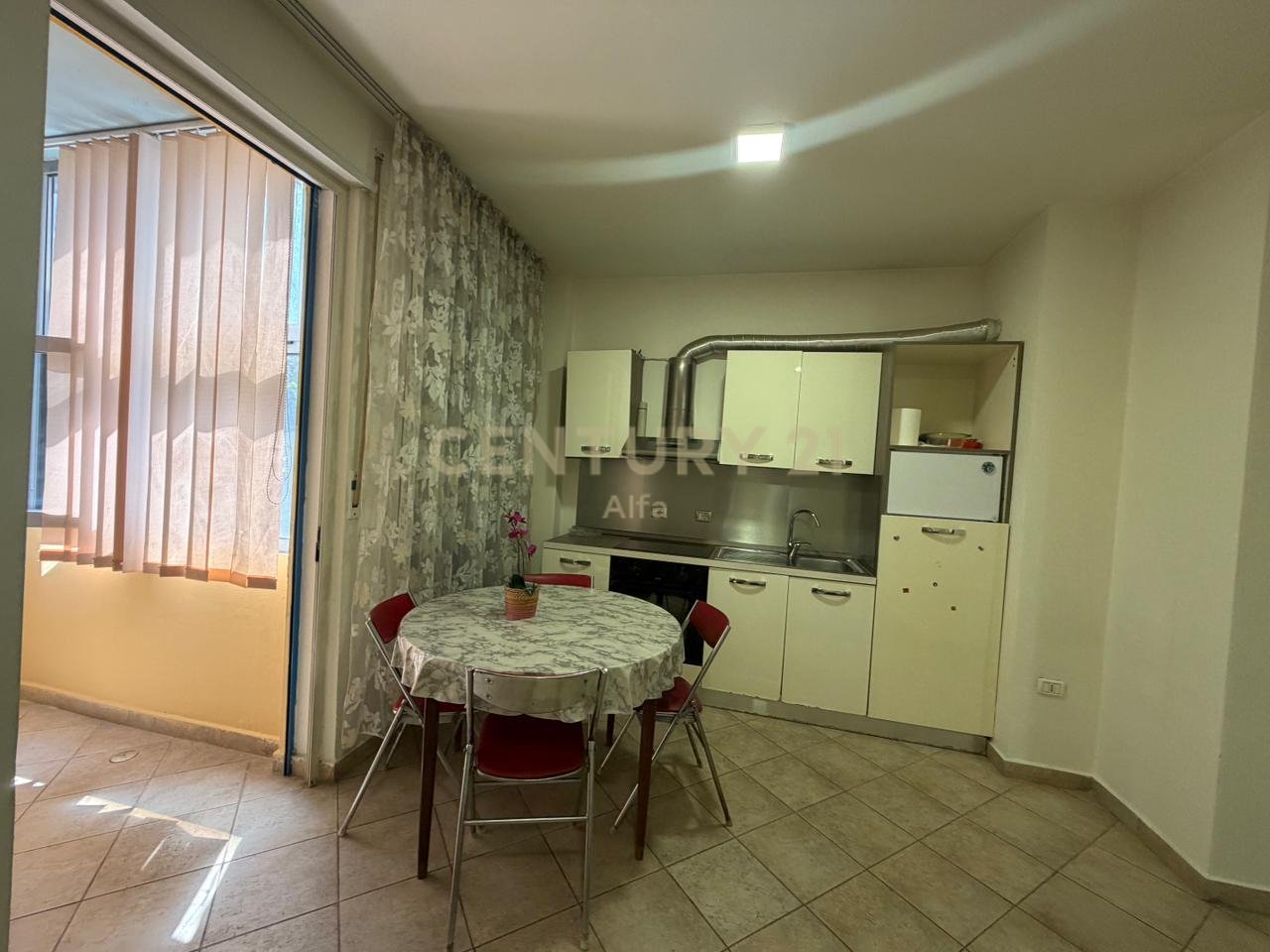 Appartamento 2+1+2 bagni in vendita vicino a Via Kosovarve!