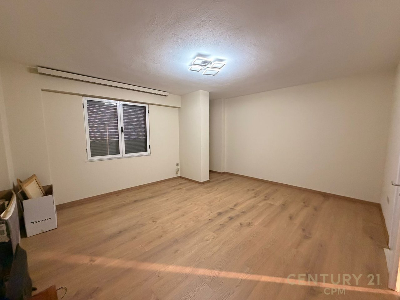 SHESIM APARTAMENT 3+1+2 PRANE STACIONIT TE FUNDIT TE TIRANES SE RE!!!