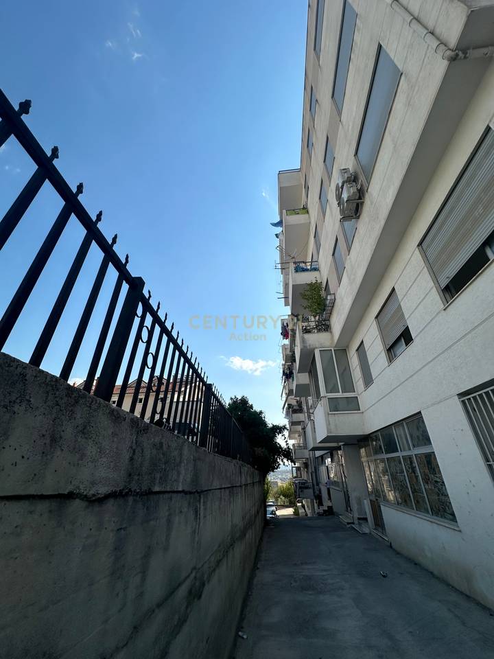 🏢 PROPERTY FOR SALE WITH INVESTMENT POTENTIAL – QESARAKË