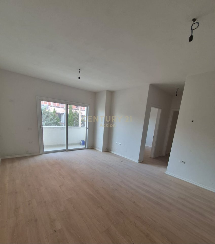 🏡 Shitet Apartament 2+1 në Yzberisht!
