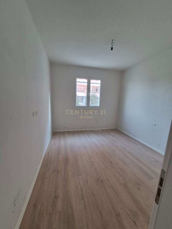 🏡 Shitet Apartament 2+1 në Yzberisht!