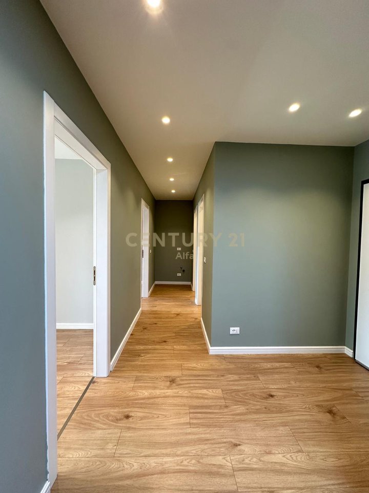 Office  2 Parking Spaces for Rent at Lake View!