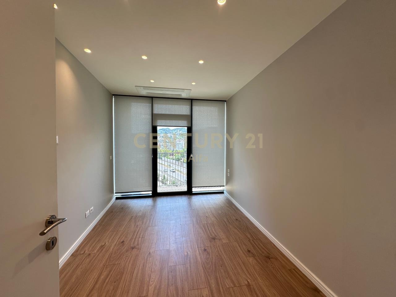 Office  2 Parking Spaces for Rent at Lake View!