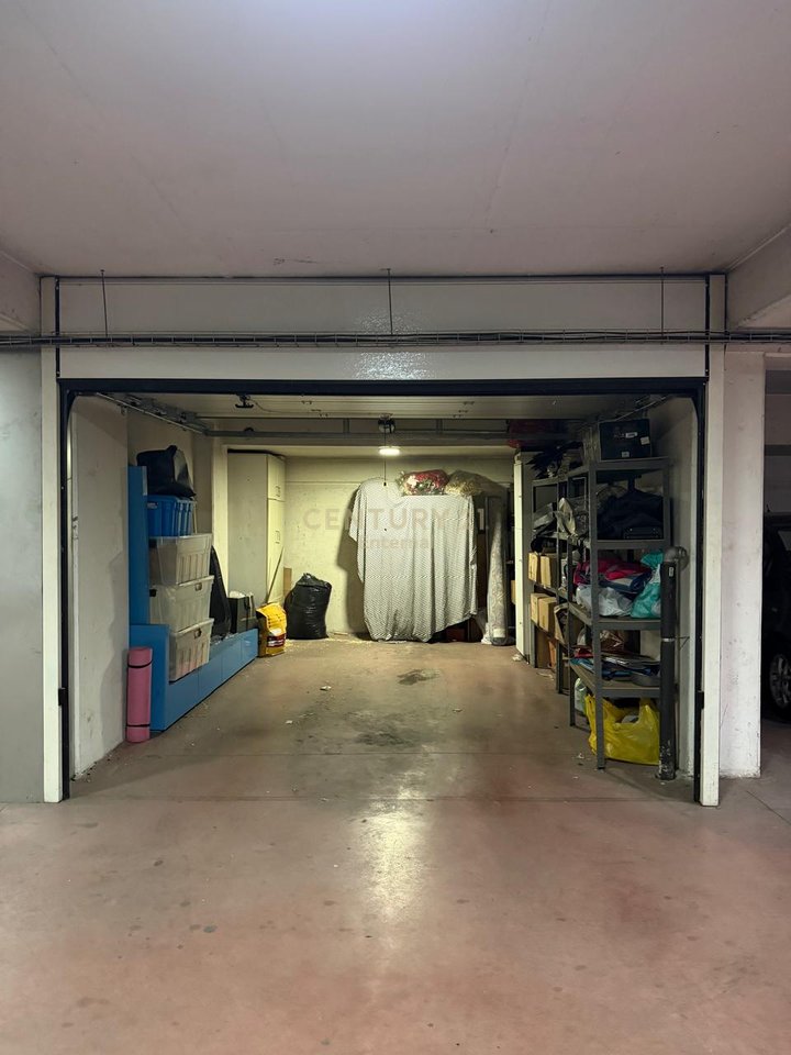 GARAGE FOR SALE AT THE FORMER PARK