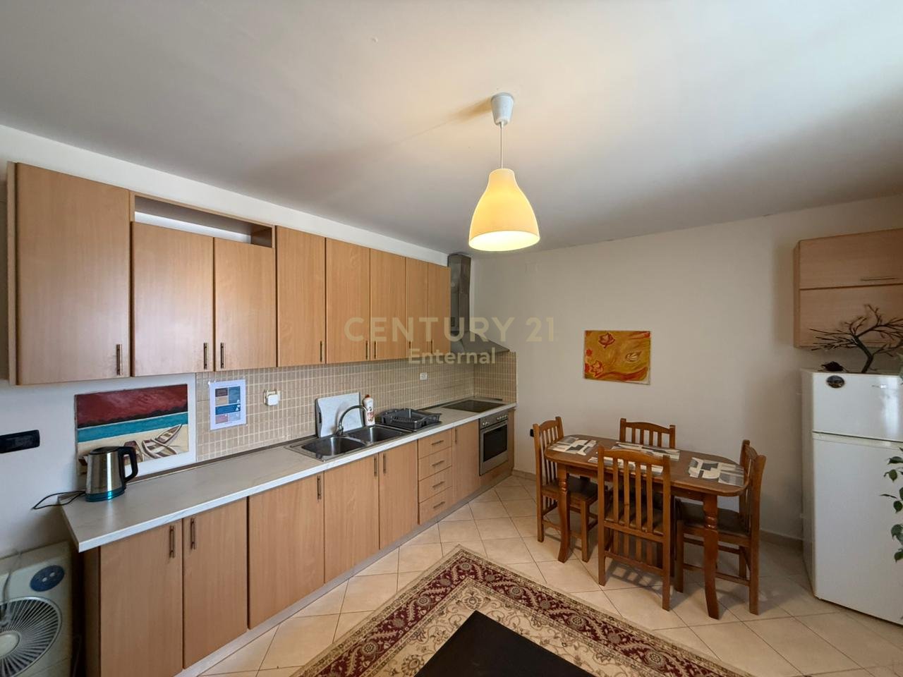 Duplex per qira tek Shkolla e Bashkuar