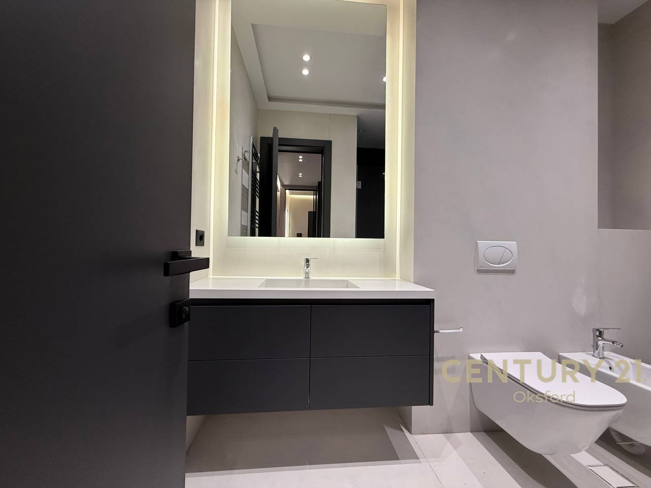 SHITET APARTAMENT 1+1 + POST PARKIMI , KOMPLEKSI “DELIORGJI” !