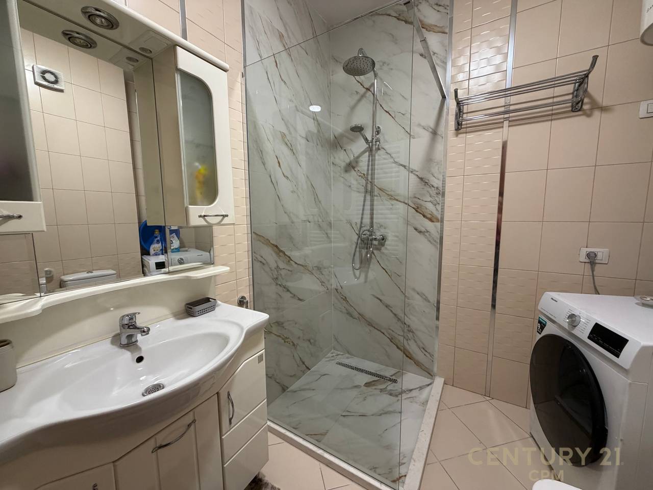 Apartament 2+1 me parkim per qira
