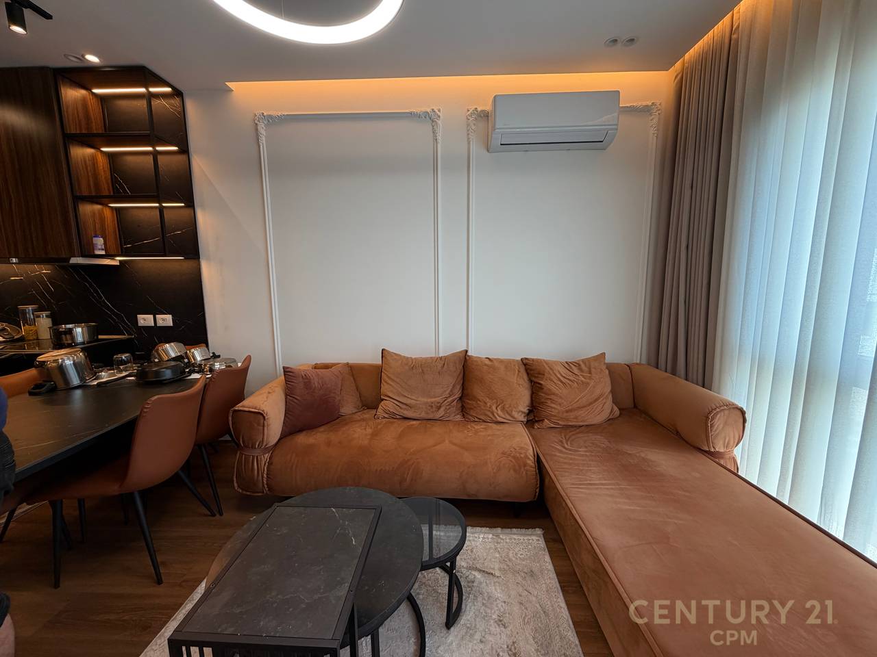 Apartament 1+1 per shitje me post parkimi tek Farmacia 10