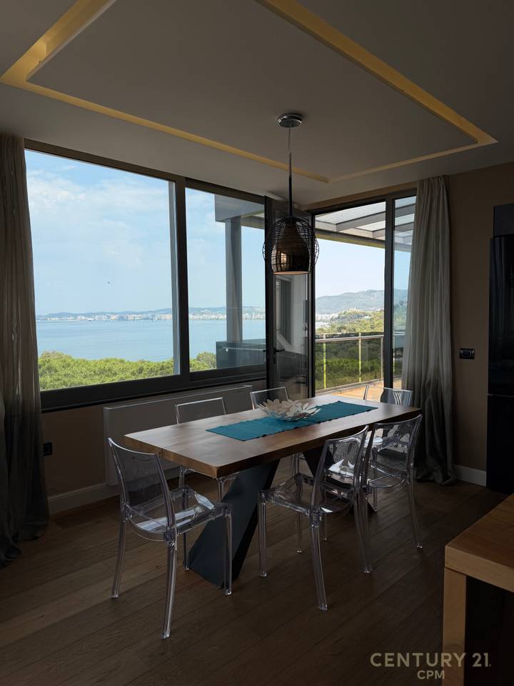 Appartamento 2+2 in Vendita a Uji i Ftohtë, Vlorë