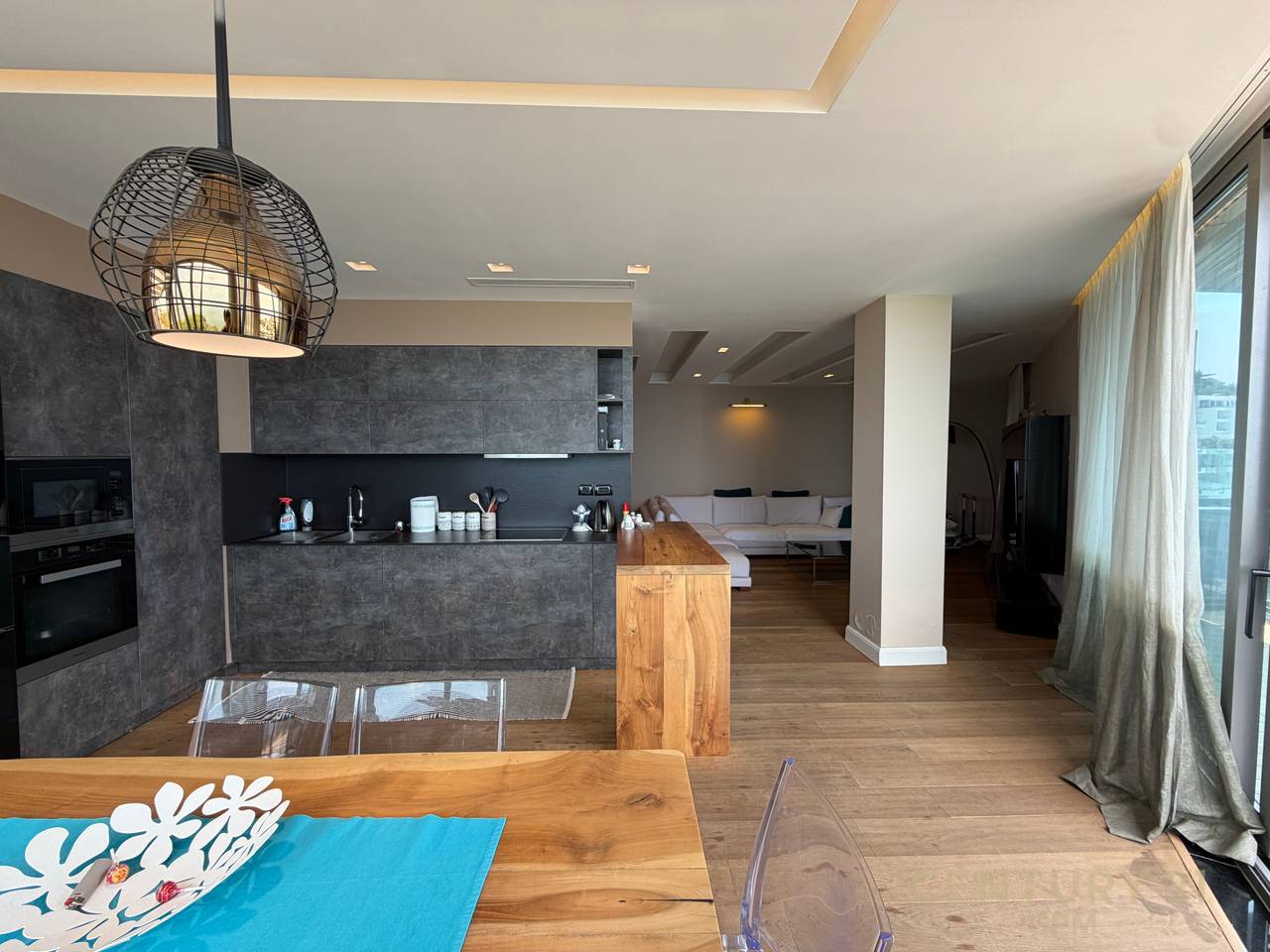 Appartamento 2+2 in Vendita a Uji i Ftohtë, Vlorë