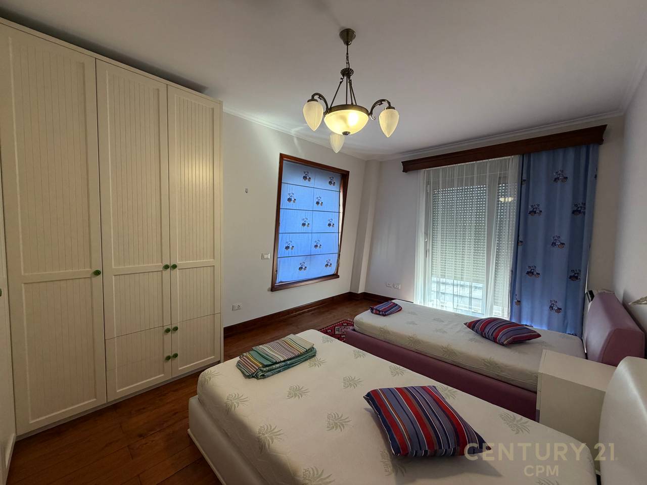Apartment 4+1 for rent in Bllok