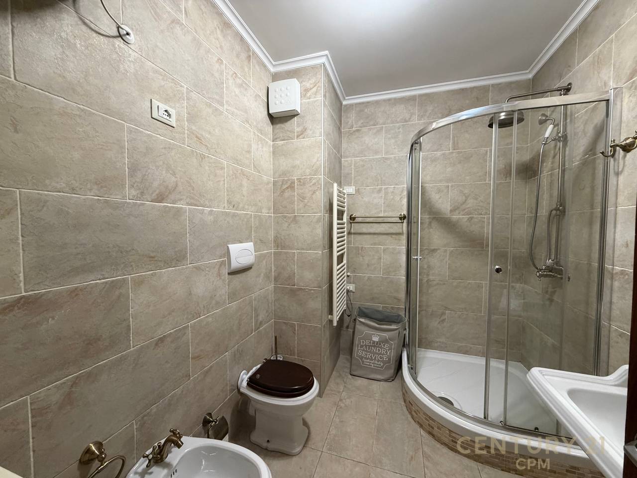 Apartment 4+1 for rent in Bllok