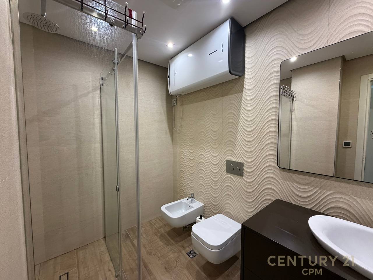 Apartment 4+1 for rent in Bllok