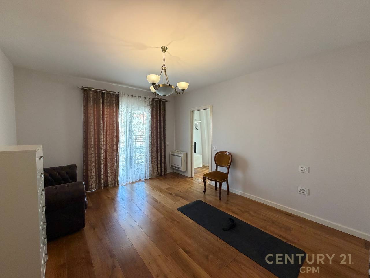 Apartment 4+1 for rent in Bllok