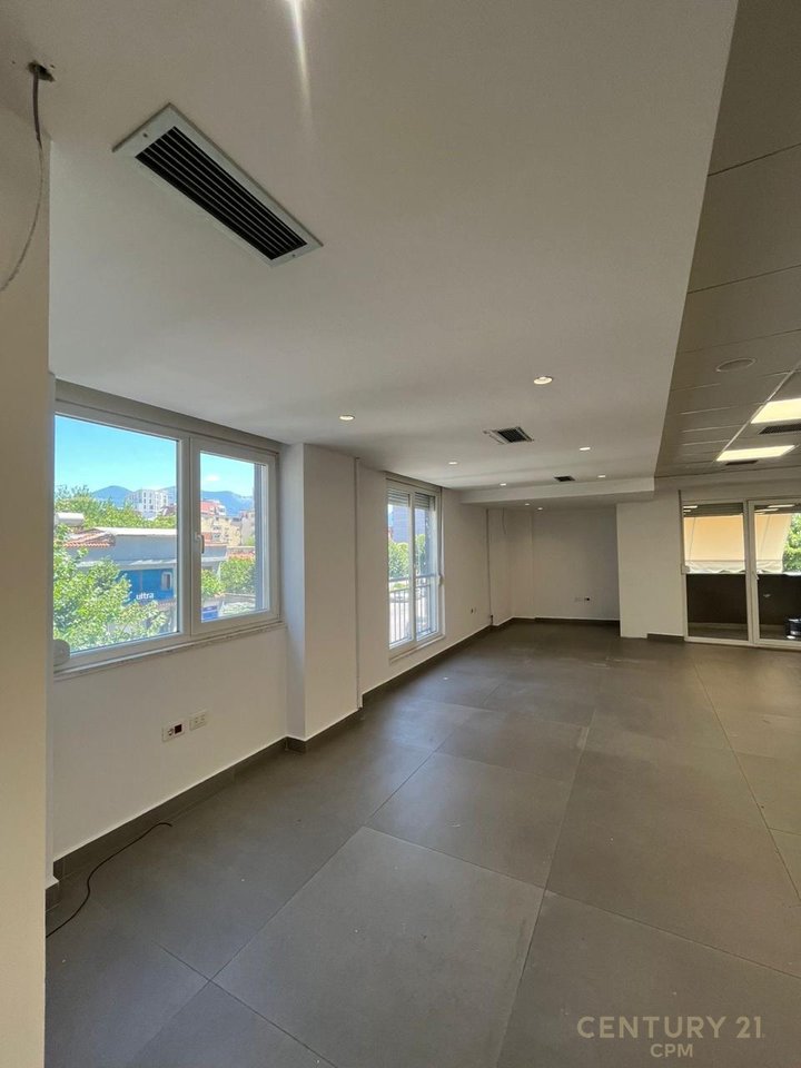 Modern Office + 2 parking spaces For Sale, near Kika 2, Commune of Paris, Tirana