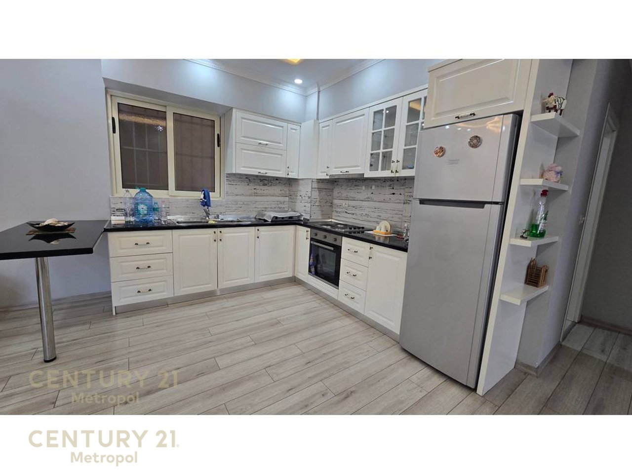 Shitet apartament 2+1 ne Fresk, ne fillim te rruges Dalip Topi!