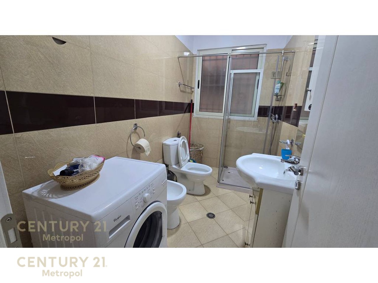 Shitet apartament 2+1 ne Fresk, ne fillim te rruges Dalip Topi!