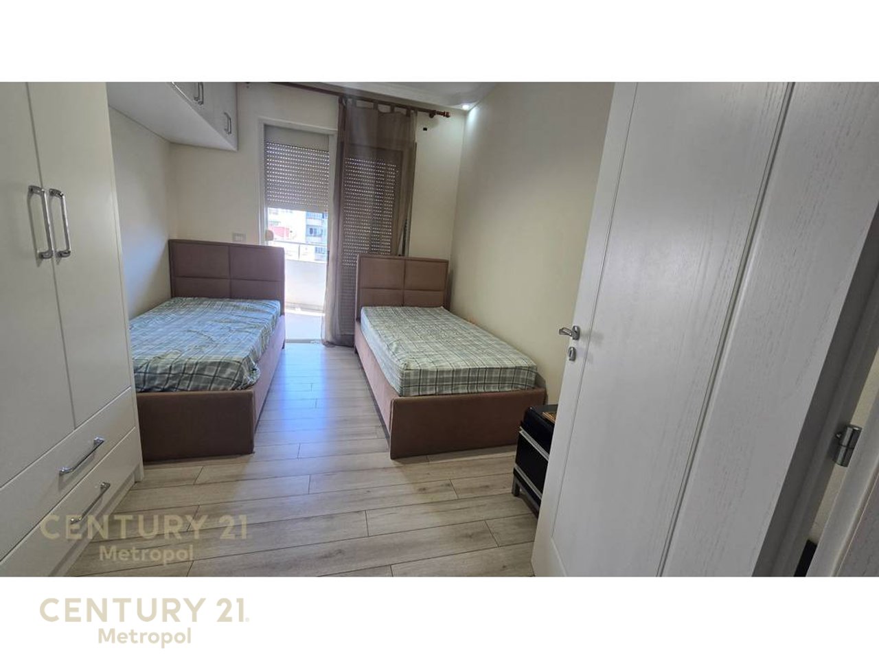 Shitet apartament 2+1 ne Fresk, ne fillim te rruges Dalip Topi!