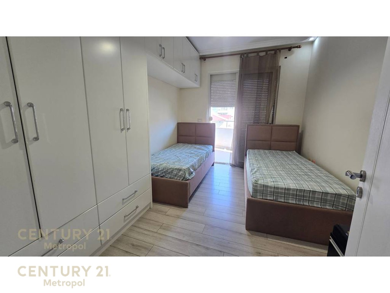 Shitet apartament 2+1 ne Fresk, ne fillim te rruges Dalip Topi!