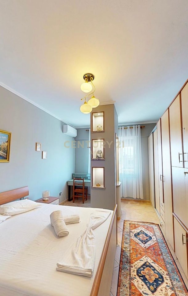 Shiten dy apartamente 1+1 – Pista Iliria, Durrës!