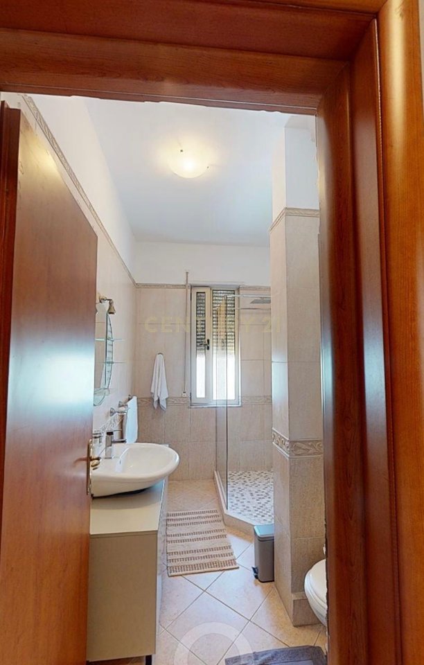 Shiten dy apartamente 1+1 – Pista Iliria, Durrës!