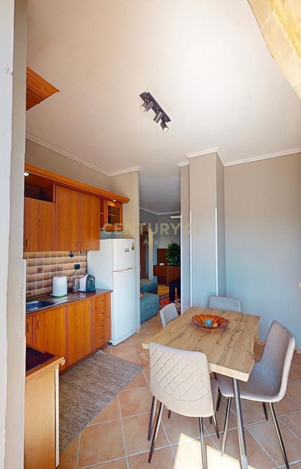 Shiten dy apartamente 1+1 – Pista Iliria, Durrës!