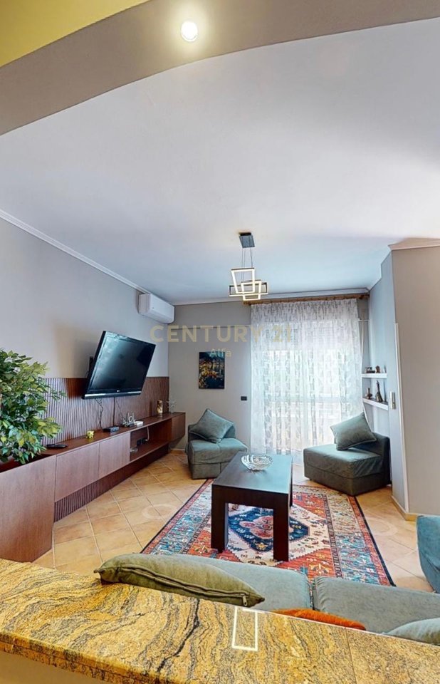 Shiten dy apartamente 1+1 – Pista Iliria, Durrës!