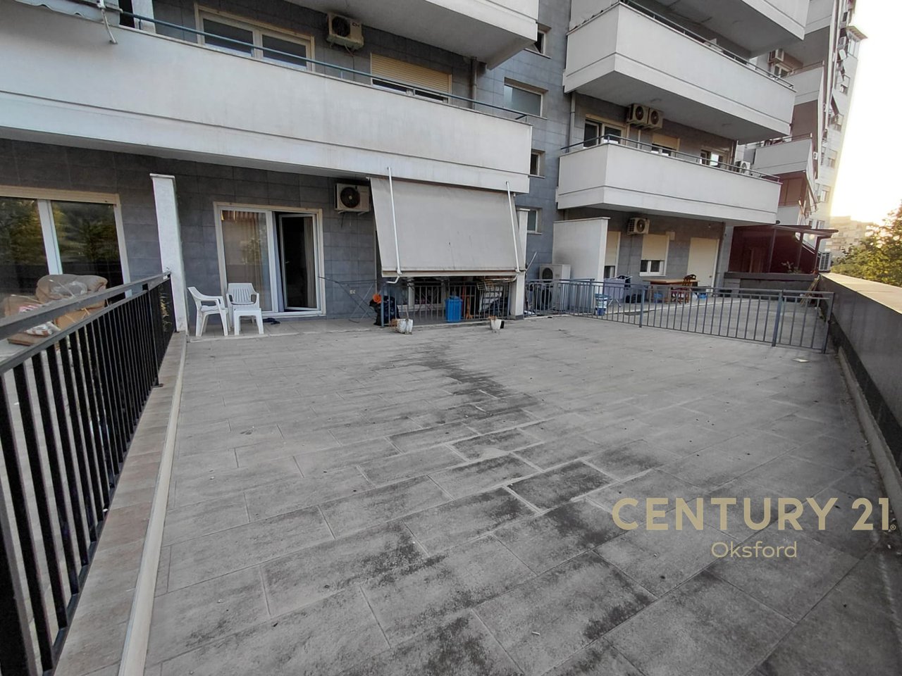 SHITET APARTAMENT 1+1 + VERANDË – KOMUNA E PARISIT, TE DA CAPO