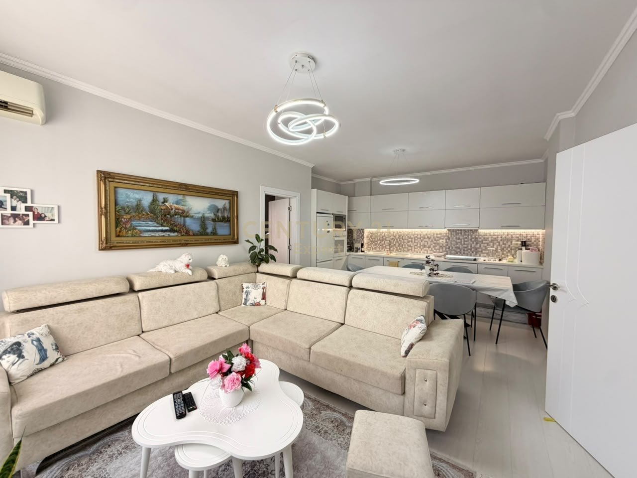 Vendiamo appartamento 3+1+3 vicino a Villa L, Astir!