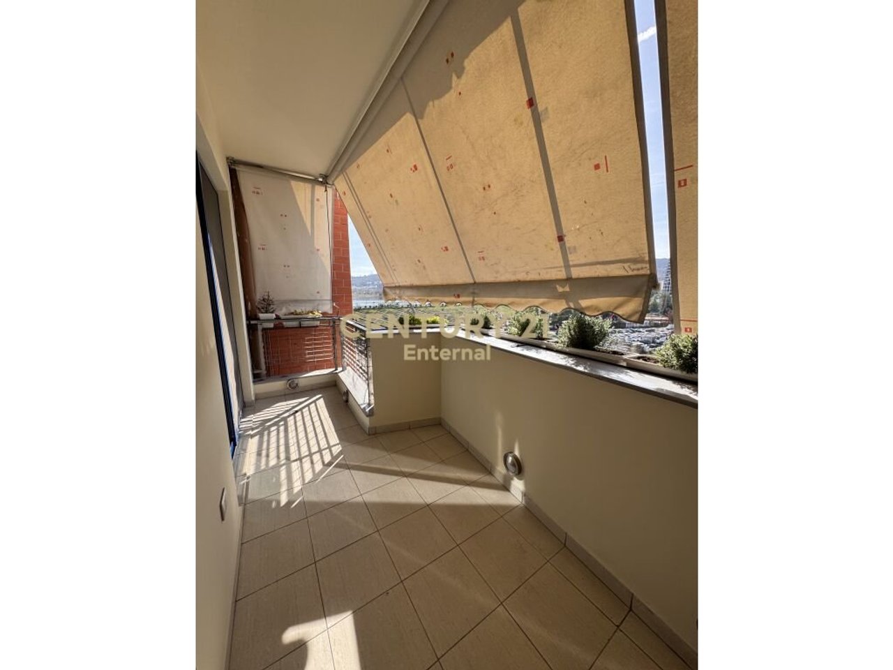 Apartment 3+1+2 + Parking Space for rent at Kosovareve Street